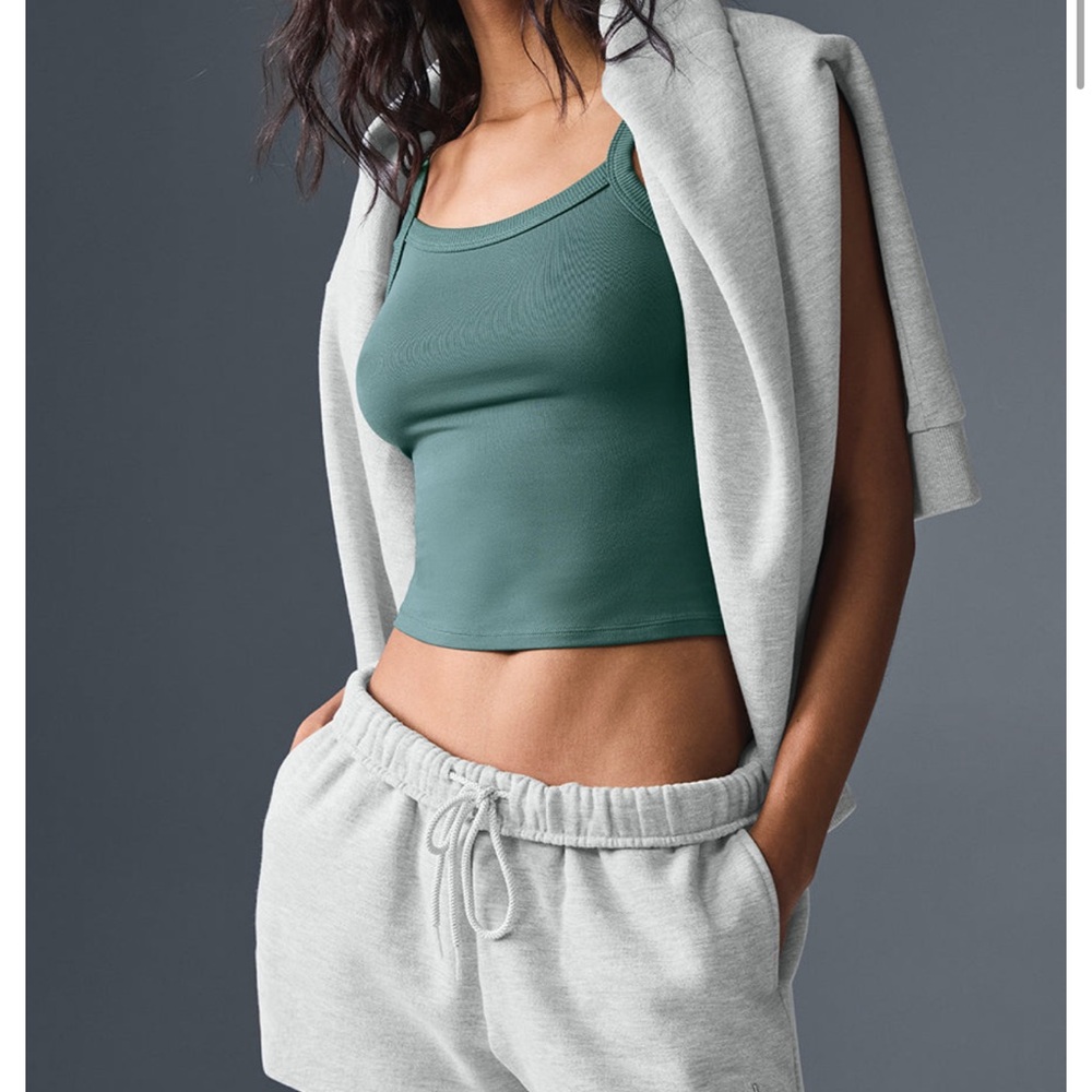 ALO Yoga Heather Gray Lounge short - Picture 2 of 2